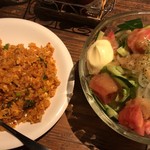 Tokuzo - キムチチャーハン(ハーフ) 生野菜たっぷりサラダ