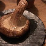 燗アガリ - 傘に溜まってる出汁が、香り豊かでまたうまい