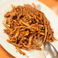 横浜中華街 北京飯店 - 細切り牛肉の甘味噌炒め・中盤（３，３００円＋税）２０１８年２月