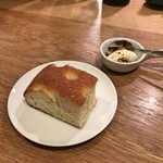 スガハラ - パン（フォカッチャ） + マスカルポーネ