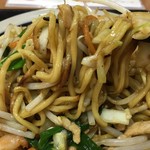 中華料理　嘉宴 - 上海海鮮焼きそばの麺アップ