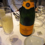 シャトン - シャンパンの定番　ブーブクリコ