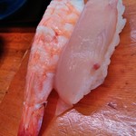 Sushi Hachi - 海老、ハマチ？
