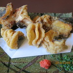 川魚・郷土旬菜 うおとし - なまずの唐揚