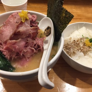 真鯛らーめん 麺魚 本店