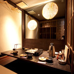 Shinagawa Hatake - 雰囲気がある照明の完全個室です。