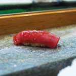寿司栄 - 赤身の握り