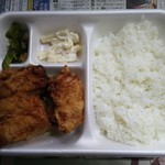 牛島商店 - 唐揚げ弁当(小盛りニンニクあり)￥390