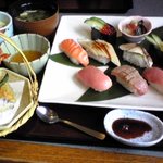 かごの屋 - 鮪の寿司の御膳