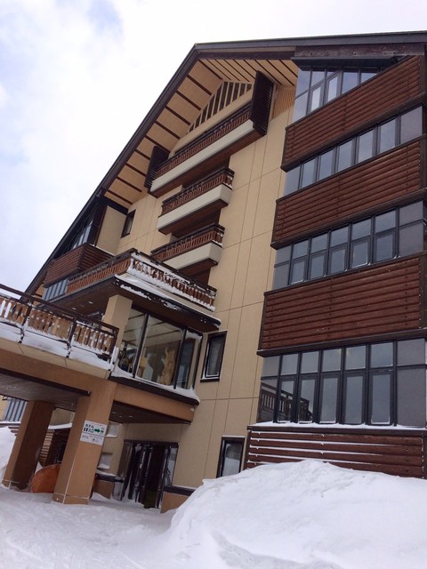 シェーネスハイム金山 &ndash; 金山町のホテルレストランでくつろぐ朝食とディナー