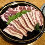焼肉ハウス金鶴  - 豚肩ロースと豚バラ