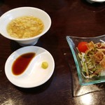 真 - ランチ副菜、カニと卵のスープ＆サラダ