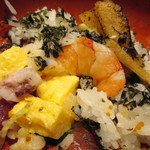 銀座 寿司処 まる伊 - ご飯の中には具が沢山