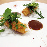 ラ・トラース - 4.カダイフを纏ったヤガラのフリット ハーブ （海老の頭でとったソース）