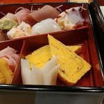 あずま寿し - ボリューム満点の散し寿司