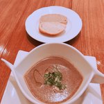 クチーナ シゲ - ホタテ入りレンズ豆のスープ