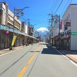 鮮笑 - この通りを西に曲がり