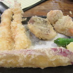 酒場 やまと - 天ぷら盛り合わせの中身