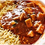 セブンイレブン - 料理写真:赤の麻婆！旨辛あんかけ焼そば　426円（税込460円）