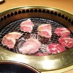 Yakinikuya Sakai - 豚タン・牛タン（形成肉）右