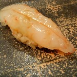 くりや - ボタン海老握り(礼文産)昆布締め