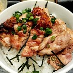 Tori Yoshi - 地鶏の生醤油丼864円