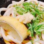 本場さぬきうどん 親父の製麺所 - レモンの香りで美味増し！