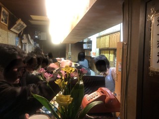 志な野 - 店内は総入れ替え制っぽい