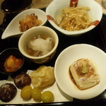 東麻布 逢坂  - お酒のアテ盛り合わせ１