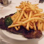 ラミティエ - 牛ハラミ肉のステーキとフライドポテト