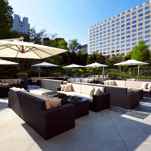 內裝的照片 Garden Cafe With Terrace Bar 食べログ 繁體中文