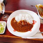 OHAMAテラス - 自分でカレーをかける‼︎オーソドックスな見た目で安定の美味しさ✨カレー皿も華やか♪