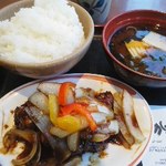 めしや食堂 - 酢豚とご飯と味噌汁