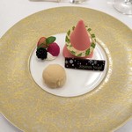 綱町三井倶楽部 - クリスマスデザートの盛り合せ