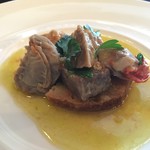 ズッペリア オステリア ピティリアーノ - スコッティリア 仔牛、鶏、豚での白ワイン蒸し煮込み トスカーナ州の一皿