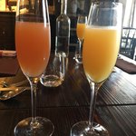 ズッペリア オステリア ピティリアーノ - 季節のフルーツジュース（700円）、ミモザ（800円）