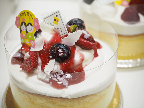 ベリーとチョコクリームのガトーパンケーキ With スヌーピー パティスリーアクイーユ 新宿スイーツ