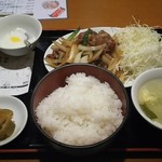東海酒家 - 牛肉炒め定食