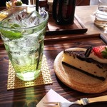 あめいろCAFE  - ★イタリアンソーダ青リンゴ＆オレオのチーズケーキ