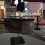 333 STANDING LOUNGE - H30.3　ミラーボールがある店内スタンディングエリア