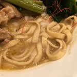 饗 くろ喜 - ふすま入りの自家製平打ち麺