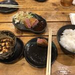 だいだいや - 紅い豆腐と厚切りハムカツとご飯