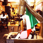 アンティカ オステリア マジカメンテ - 木彫りのオブジェ風ランプ