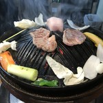 成吉思汗 大黒屋 - 良い感じで焼けてきたねー そだねー♪