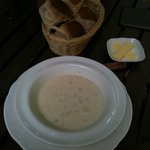 メーラレン - カルマ\1680のクリームスープと自家製フェンネルシード入パン