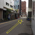 アアベルカレー - 徒歩10秒で左手にお店が見えます！！
            因みにお店のすぐ奥には阪神九条駅です。
            