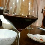 Fattoria Komoto - 赤ワインです。なんだか忘れましたが、誰かが監修したものらしい。料理には程よい苦味が合う。