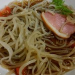 Fattoria Komoto - パスタ風の蕎麦です。オリーブオイルに出汁が混ざりあって、、なんだこりゃ？