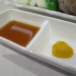 焼肉ノ志志 - ポン酢と辛子でいただきます