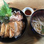 三心うどん - カツ丼セット＝８９０円